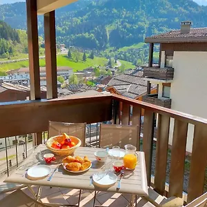 hypercenter-35-m-with-balcony-and-view-of-aravis.hotels-rhonealpes.com/